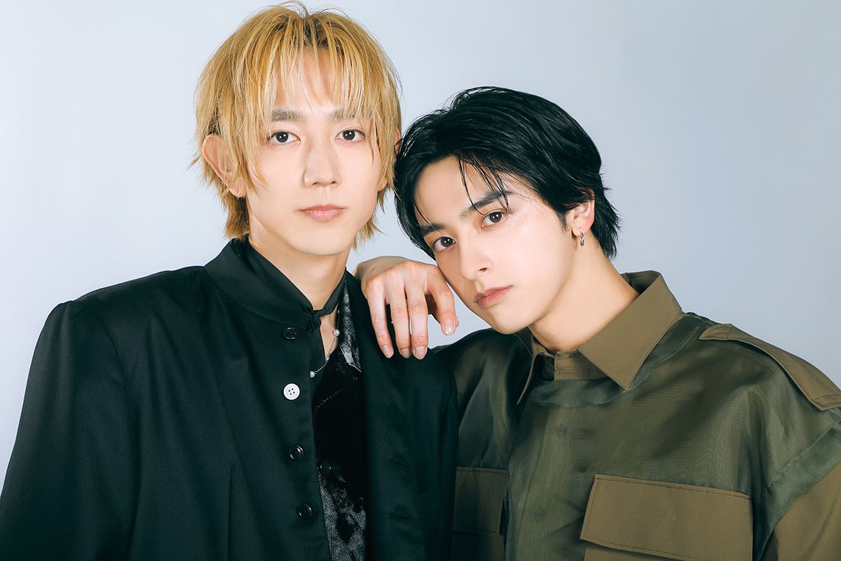 25時、赤坂で DVD-BOX 特典付き 駒木根葵汰 新原泰佑 25時、赤坂で」駒木根葵汰と新原泰佑が表紙を飾るawesome! Plus