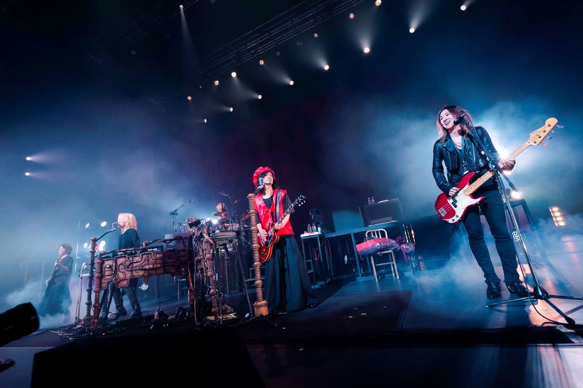 BUCK∞TICK、星野英彦還暦ライブでJがサプライズ出演 「あっちゃん