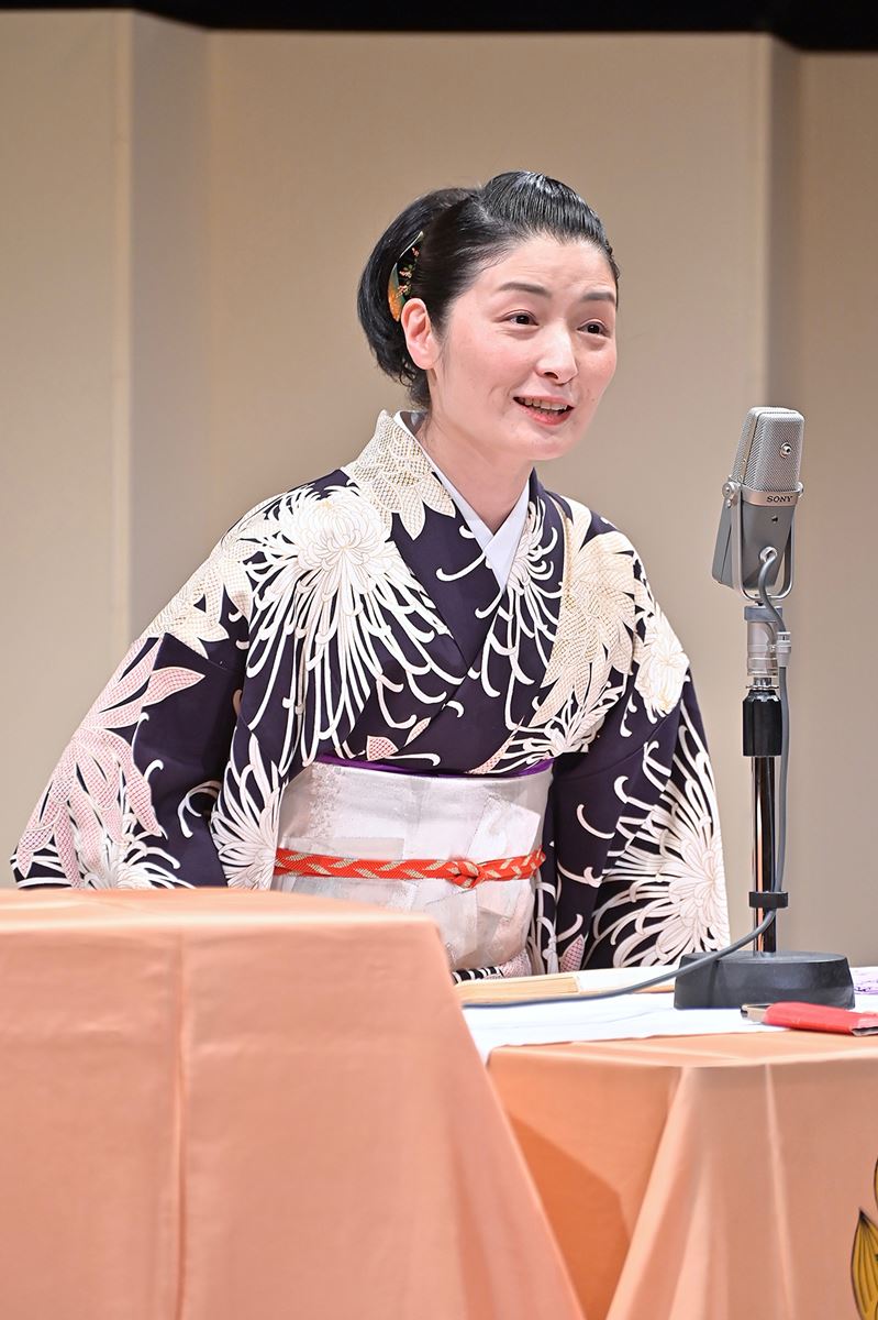 東家三可子 撮影：橘蓮二