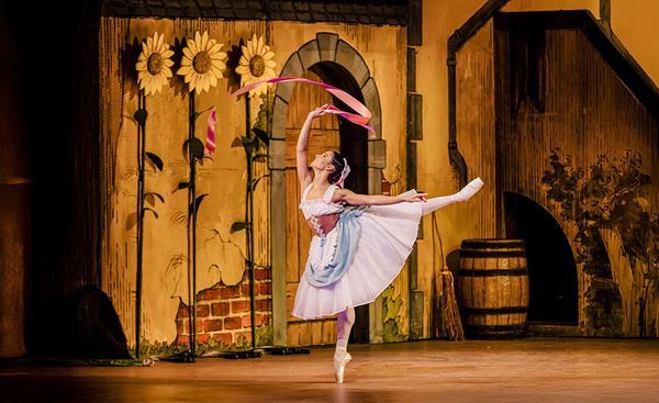 (C)ROH-2016.-Photographed-by-Helen-Maybanks_lo