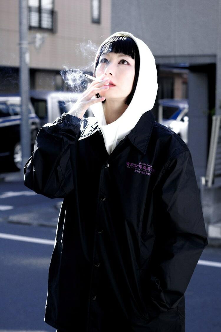 鳥居みゆき＆ヴィレヴァンのコラボグッズ、コーチジャケットやロンTを