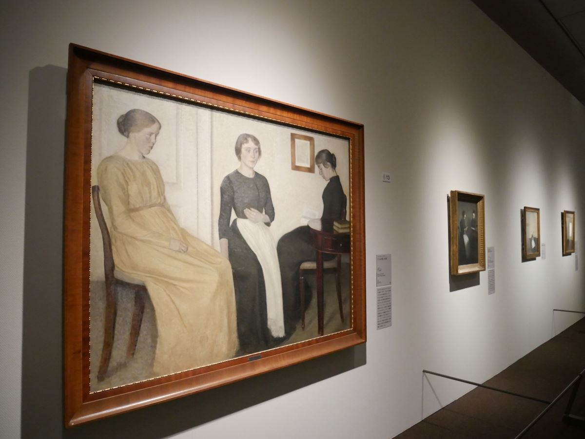 ヴィルヘルム・ハマスホイ《三人の若い女性》1895年　リーベ美術館