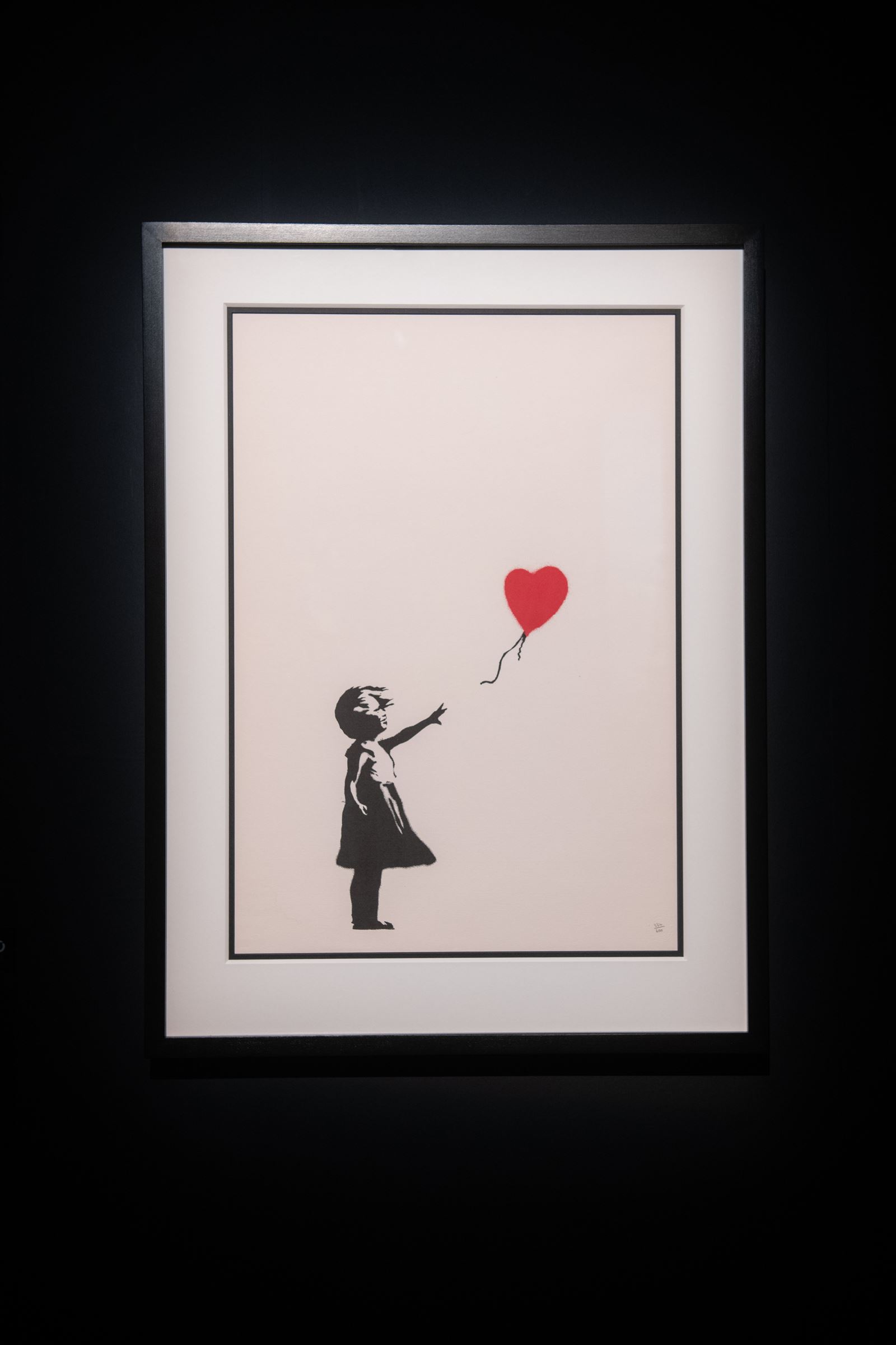 「GIRL WITH RED BALLOON」