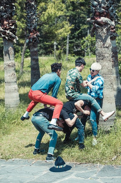 (C)2016 YG ENTERTAINMENT INC.ALL RIGHTS RESERVED