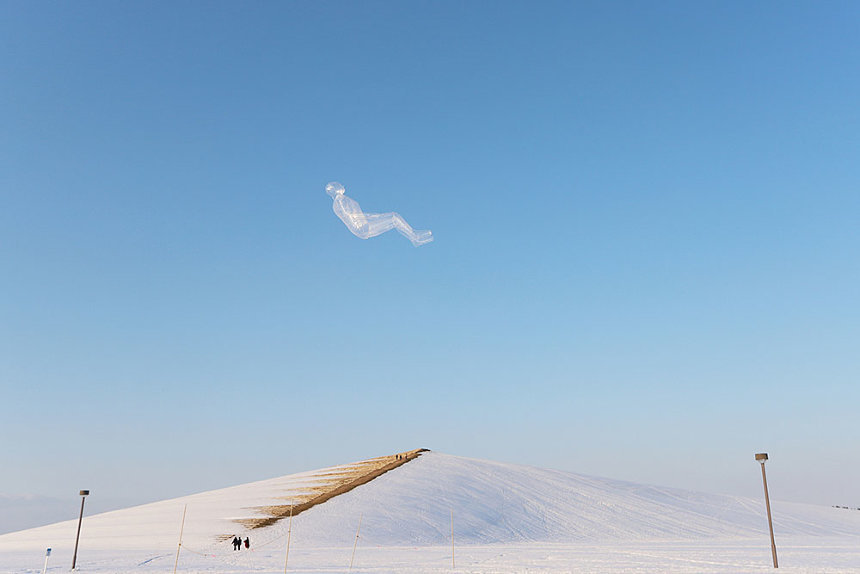 鈴木康広が札幌で初個展 雪の消息 残像の庭 新作 氷の人 を発表 ぴあ