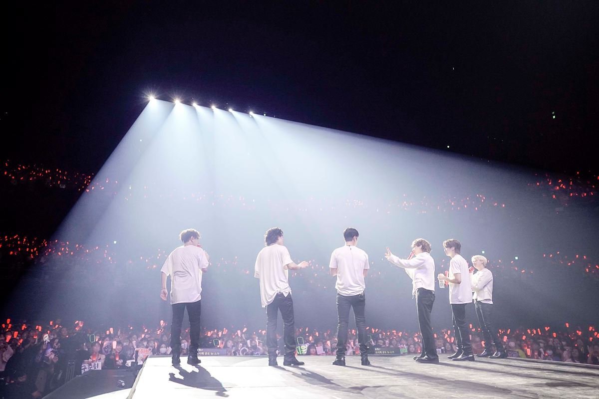 「2023 iKON WORLD TOUR TAKE OFF」より 撮影：上飯坂一