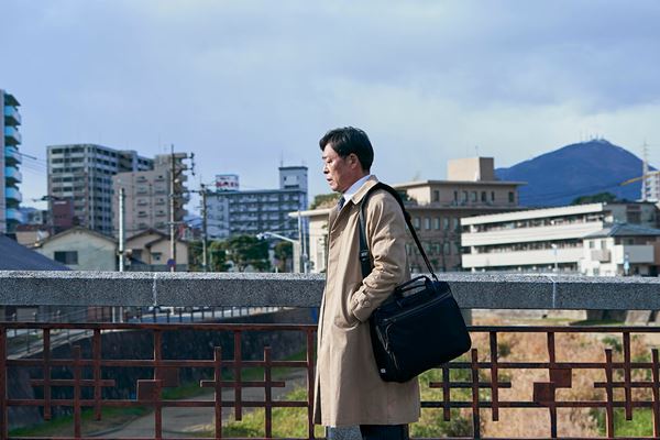 (C)2022『逃げきれた夢』フィルムパートナーズ