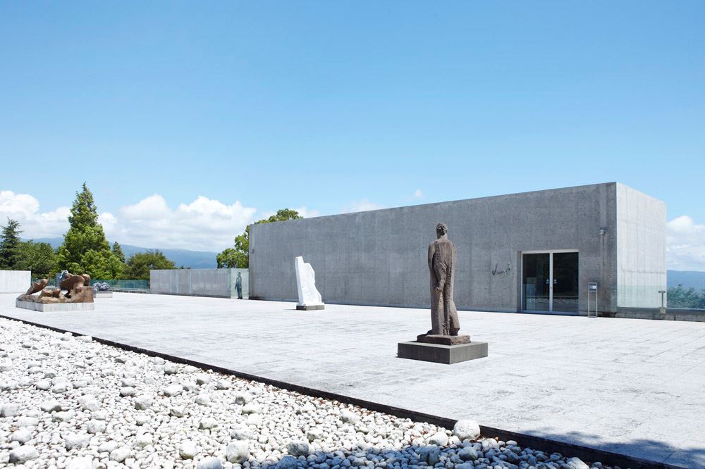 【閉館】ヴァンジ彫刻庭園美術館(クレマチスの丘)