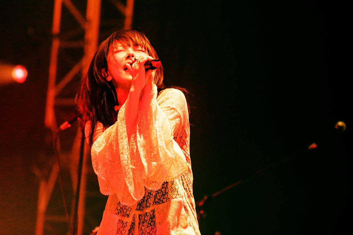 ライブレポート Aiko 2回目のオンラインライブでファンに感謝 また皆さんに会えるのを信じて ぴあエンタメ情報