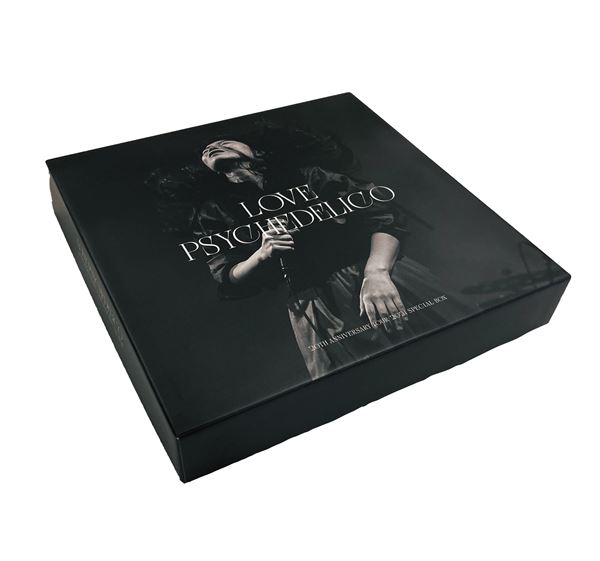 LOVE PSYCHEDELICO、20周年記念ツアーを収録した映像作品のジャケ写