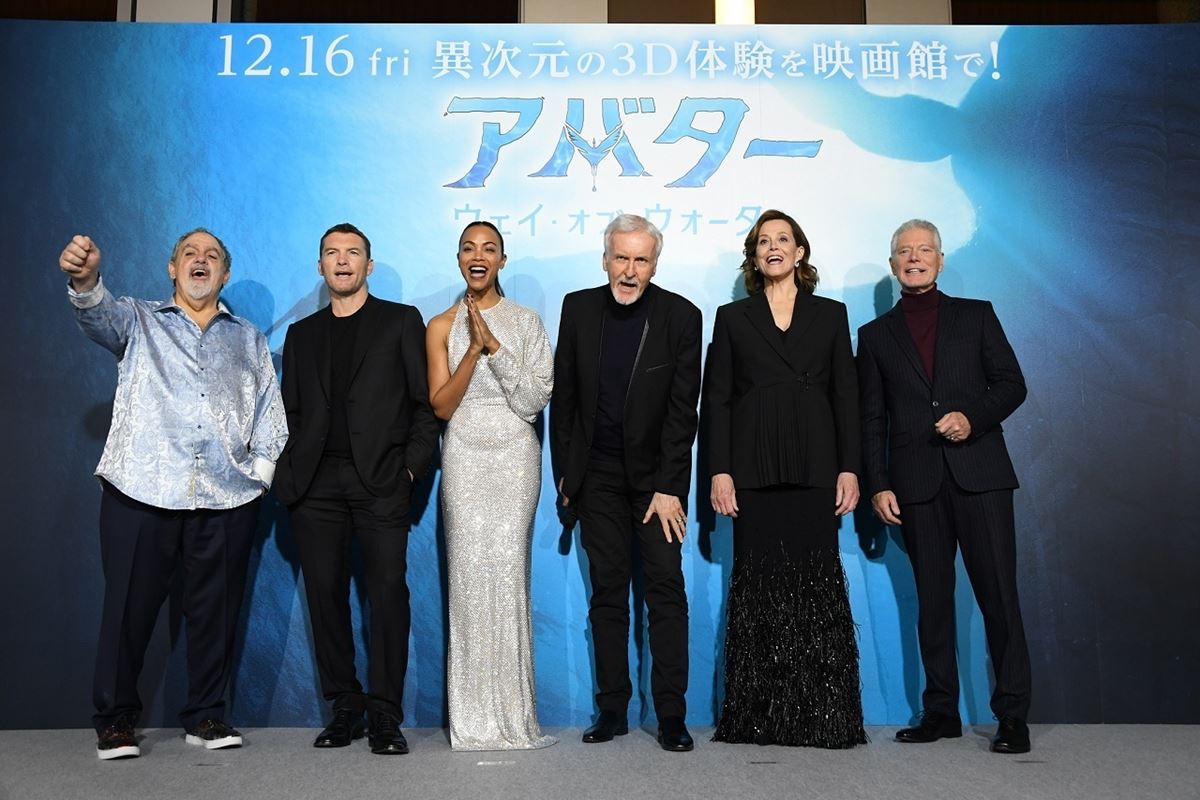 ジェームズ・キャメロン監督が10年8カ月ぶりに来日 最新作『アバター