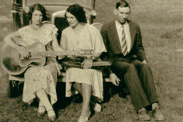 (C)2017 Lo-Max Records Ltd.