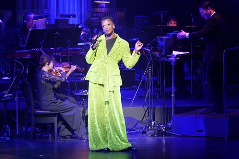 前回公演舞台写真(撮影：渡部孝弘)