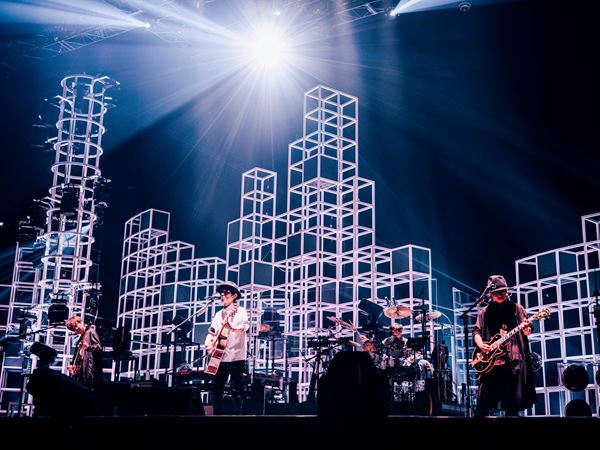 スピッツ、再びロックバンドとしての産声を上げた『SPITZ