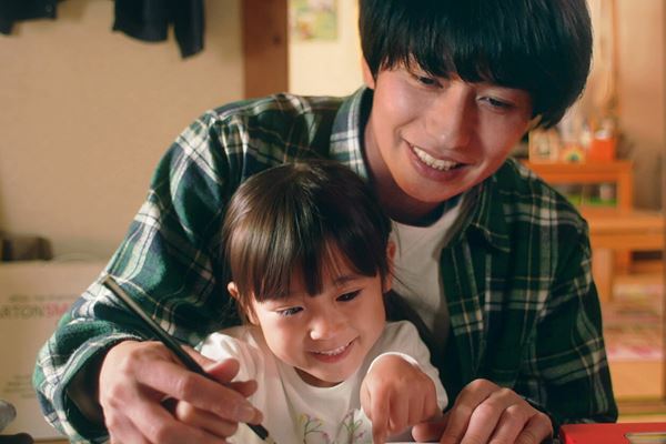 (C)映画「この小さな手」製作委員会