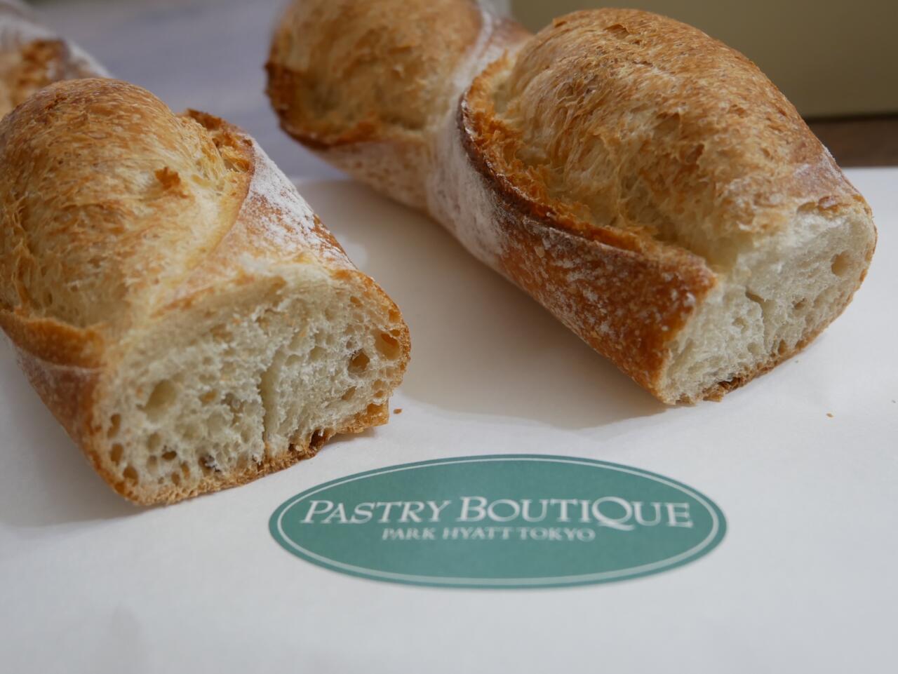 パークハイアット東京】500円で買える絶品バゲットも！ リニューアル後