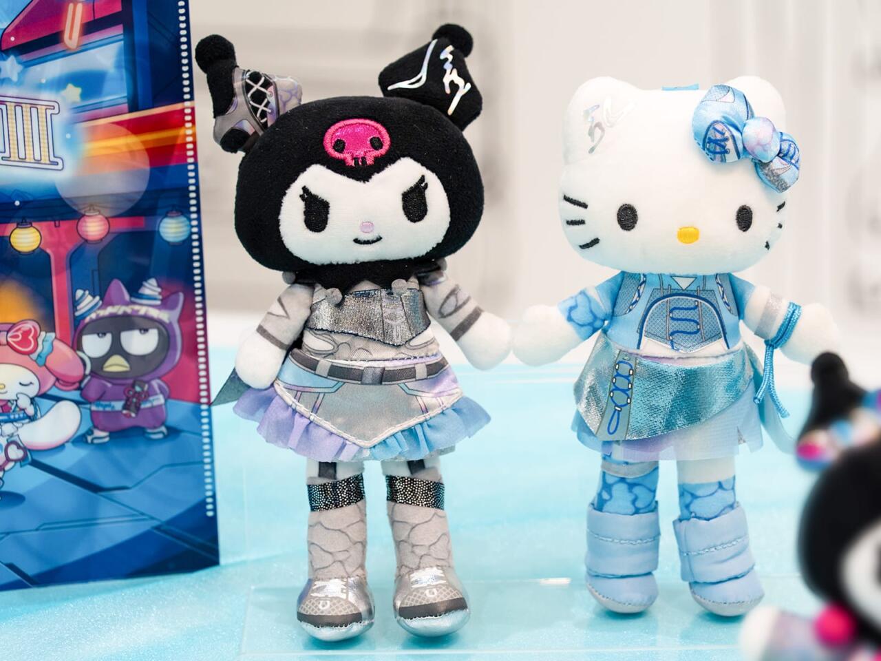 話題の“足長キティ”がY3Kファッションでグッズ化！サンリオ