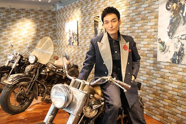 草彅剛、デニム展『STAY BRAVE』開催への思いを語る「生きる上で
