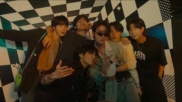 (C)2023 BIGHIT MUSIC & HYBE. ALL Rights Reserved.