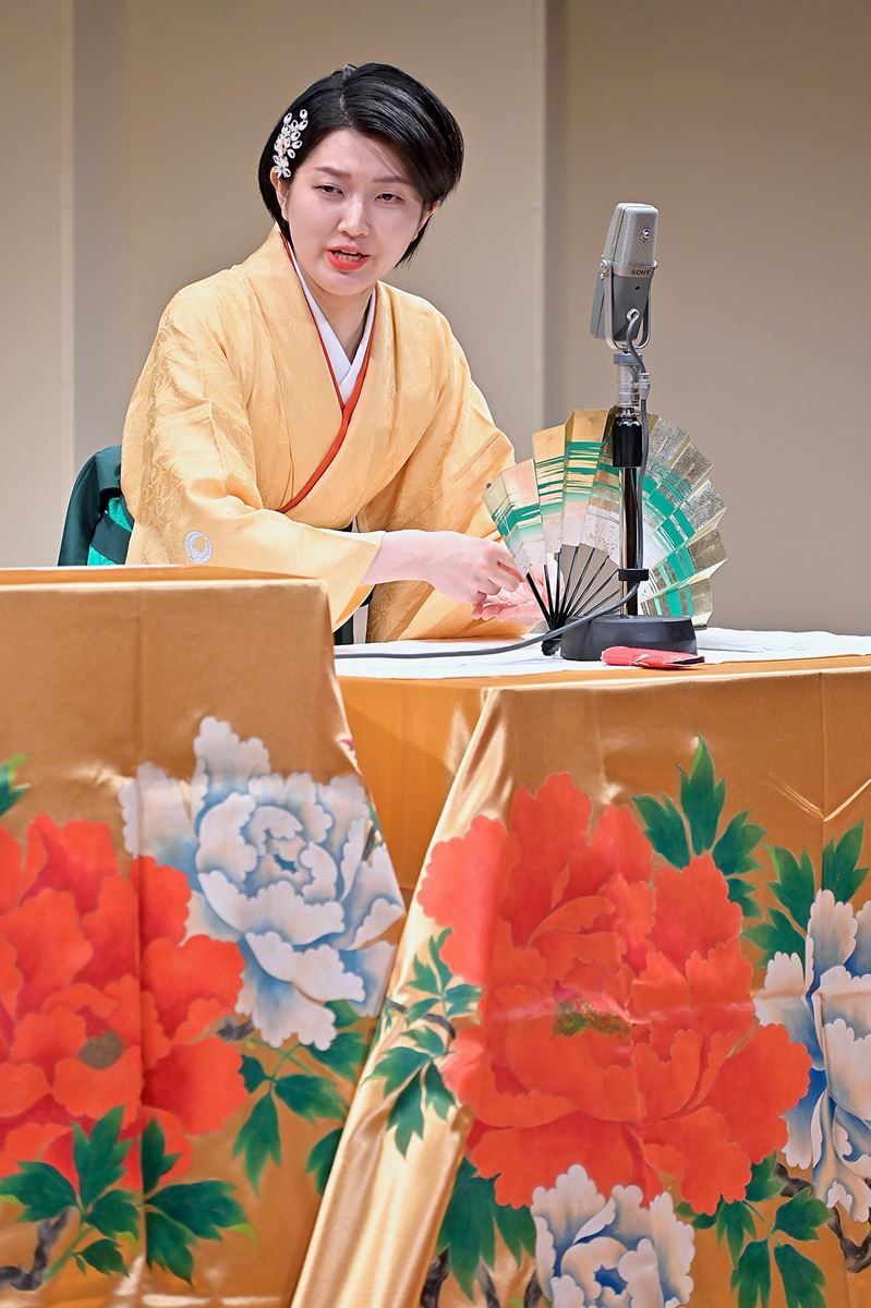 天中軒すみれ 撮影：橘蓮二