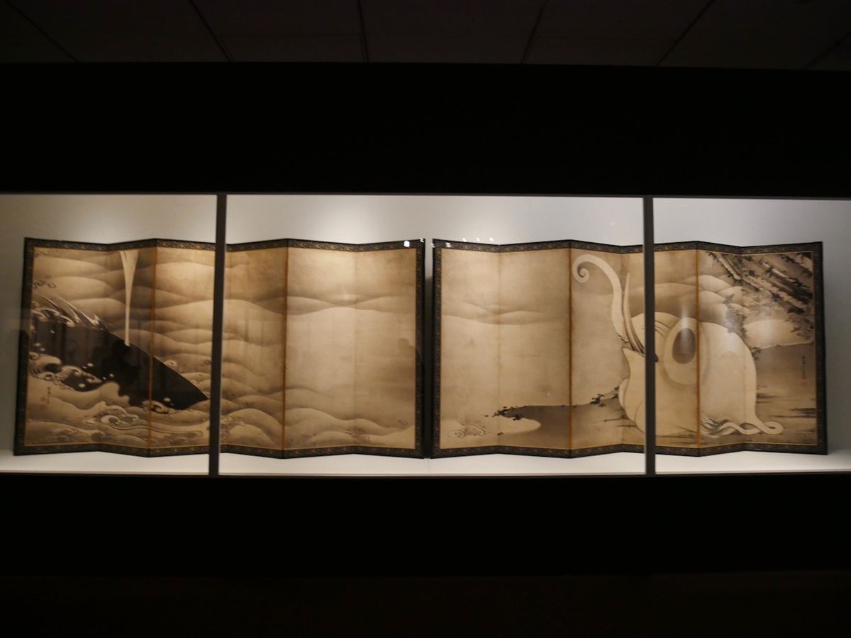 伊藤若冲《象と鯨図屏風》寛政9年（1797）　滋賀・MIHO MUSEUM ＊通期展示