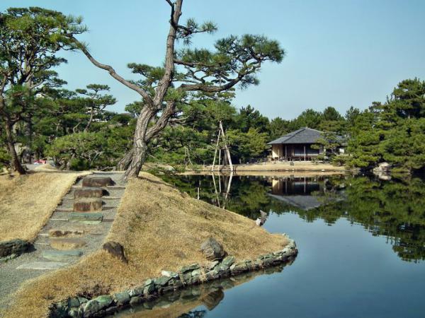 提供：名勝庭園 養翠園