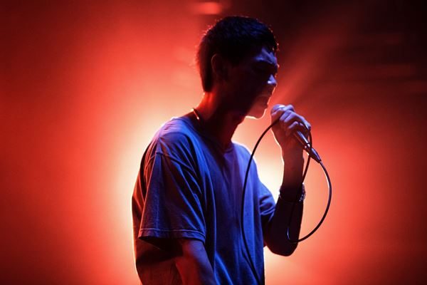 (C)2019「花と雨」製作委員会