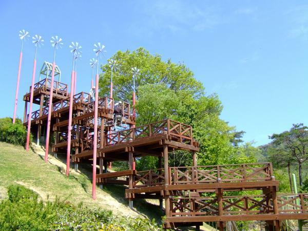 播磨中央公園　子どもの森（風のとりで）