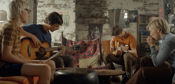 (C)2014 Storm Rosenberg. All rights reserved. Exclusively licensed to TAMT Co., Ltd. for Japan Distributed by MAXAM INC.