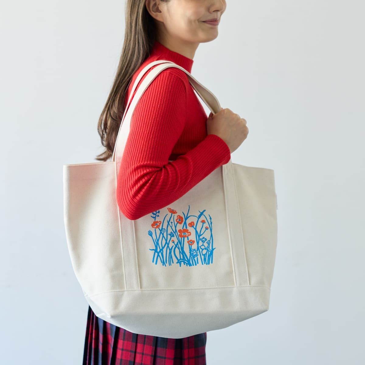 アフタヌーンティーの「2026年福袋」が豪華すぎる！ 大きめトートに