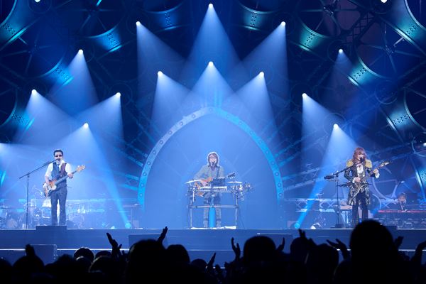 THE ALFEE、恒例の夏イベントを横浜アリーナで開催 バンド
