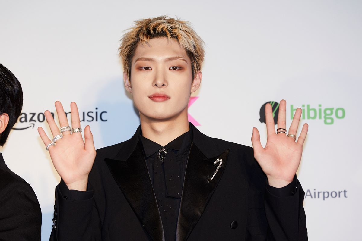 5月13日に幕張メッセで開催された「KCON JAPAN 2023」のレッドカーペットDAY2に登場したATEEZ 撮影：伊藤 由圭 (C)2023 CJ ENM. ALL RIGHTS RESERVED