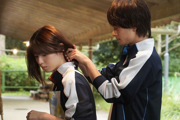 (C)2021 紺野りさ・小学館／「胸が鳴るのは君のせい」製作委員会