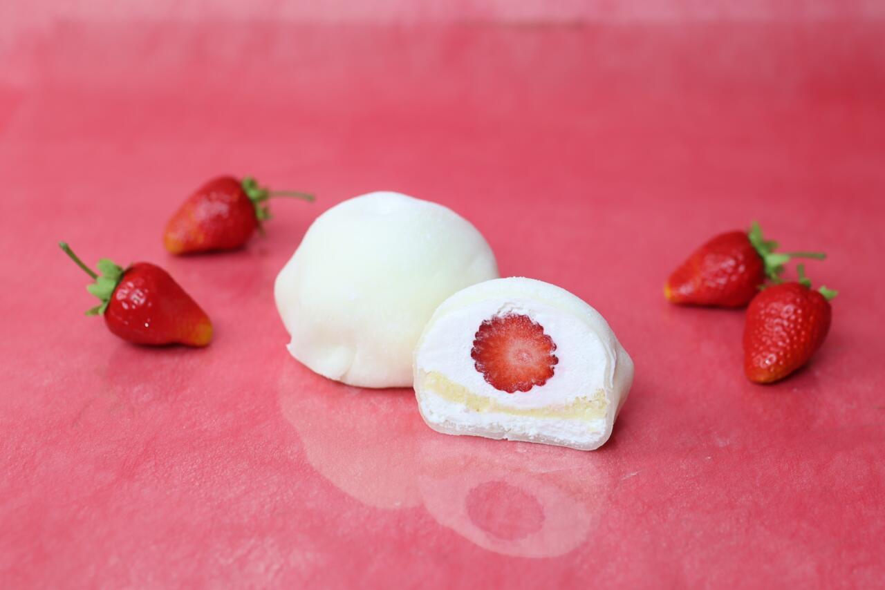 不二家】新店舗限定「もちもちの求肥でショートケーキのような大福」が