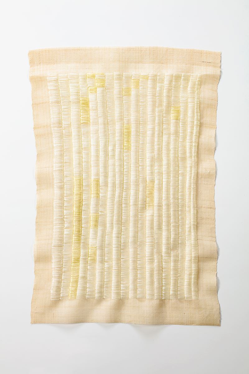 “Time Counter”, 2019, Gunma silk thread, fluorescent silk thread and linen cloth woven by S.S.’s grandmother, 54.5. x 38 cm © Kei Takemura / Photo: Shinya Kigure