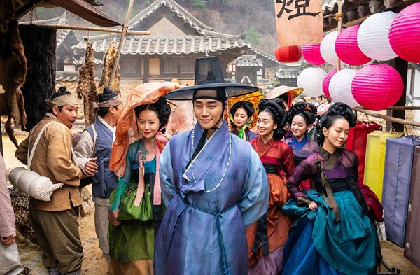 (C) 2019 CJ ENM & BRAINSHOWER & JYP PICTURES. All Rights Reserved.