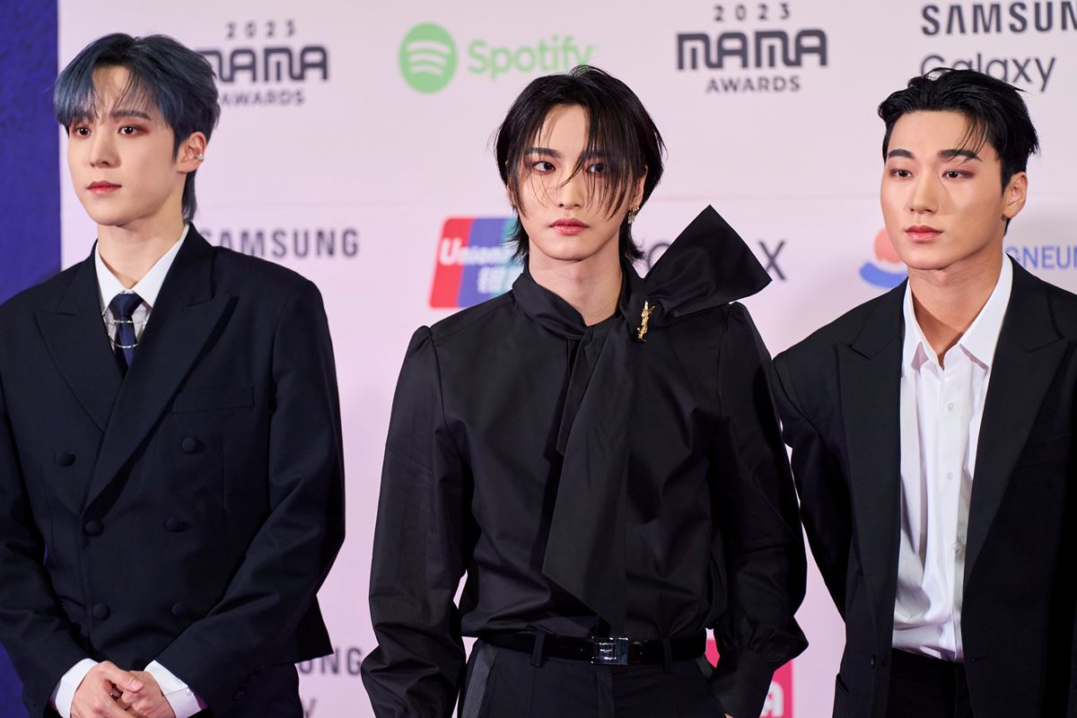 11月28・29日に東京・東京ドームで開催された「2023 MAMA AWARDS」のレッドカーペットDAY2に登場したATEEZ 撮影：伊藤 由圭 (C) CJ ENM Co., All Rights Reserved