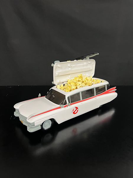 映画『ゴーストバスターズ／フローズン・サマー』劇中に登場するECTO-1 