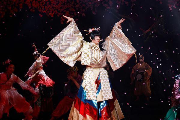 (C)ヴィレッヂ・劇団☆新感線