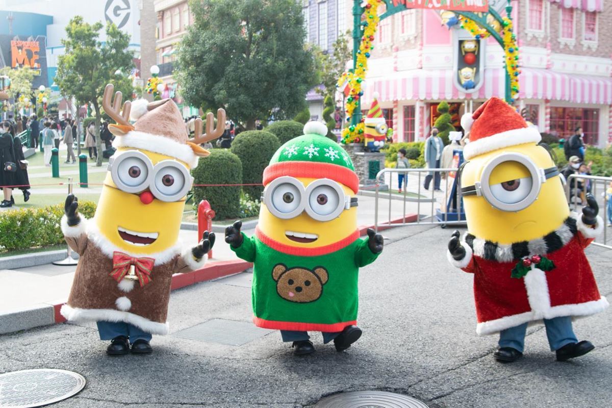 USJクリスマスショー Minions and all related elements and indicia TM & © 2020 Universal Studios. All rights reserved. © Nintendo TM & © 2020 Sesame Workshop © 2020 Peanuts Worldwide LLC © 1976, 1999, 2020 SANRIO CO., LTD.　APPROVAL NO. EJ0110601 TM & © Universal Studios & Amblin Entertainment TM & © Universal Studios. All rights reserved.