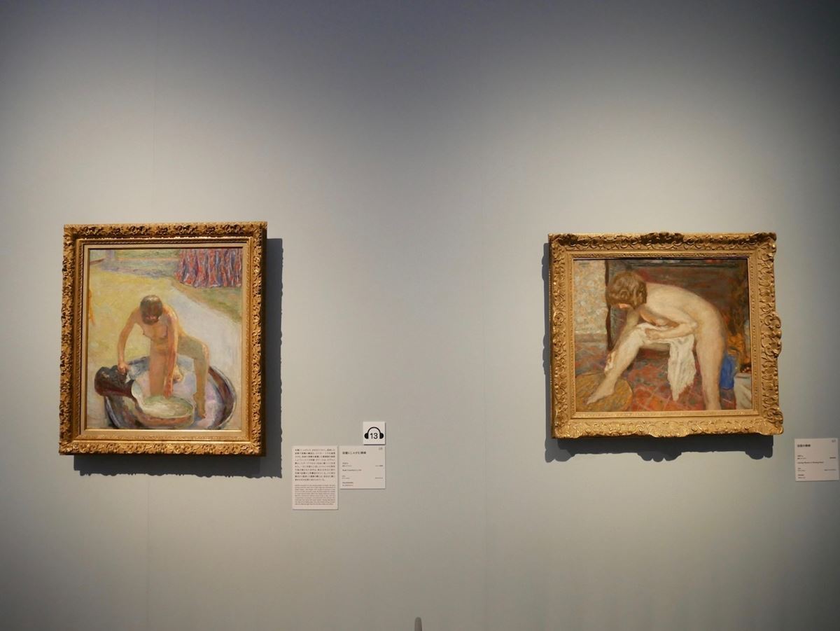 第４章「近代の水の精（ナイアス）」より。 右：《浴室の裸婦》　1907年　新潟市美術館 左：《浴盤にしゃがむ裸婦》　1918年　オルセー美術館