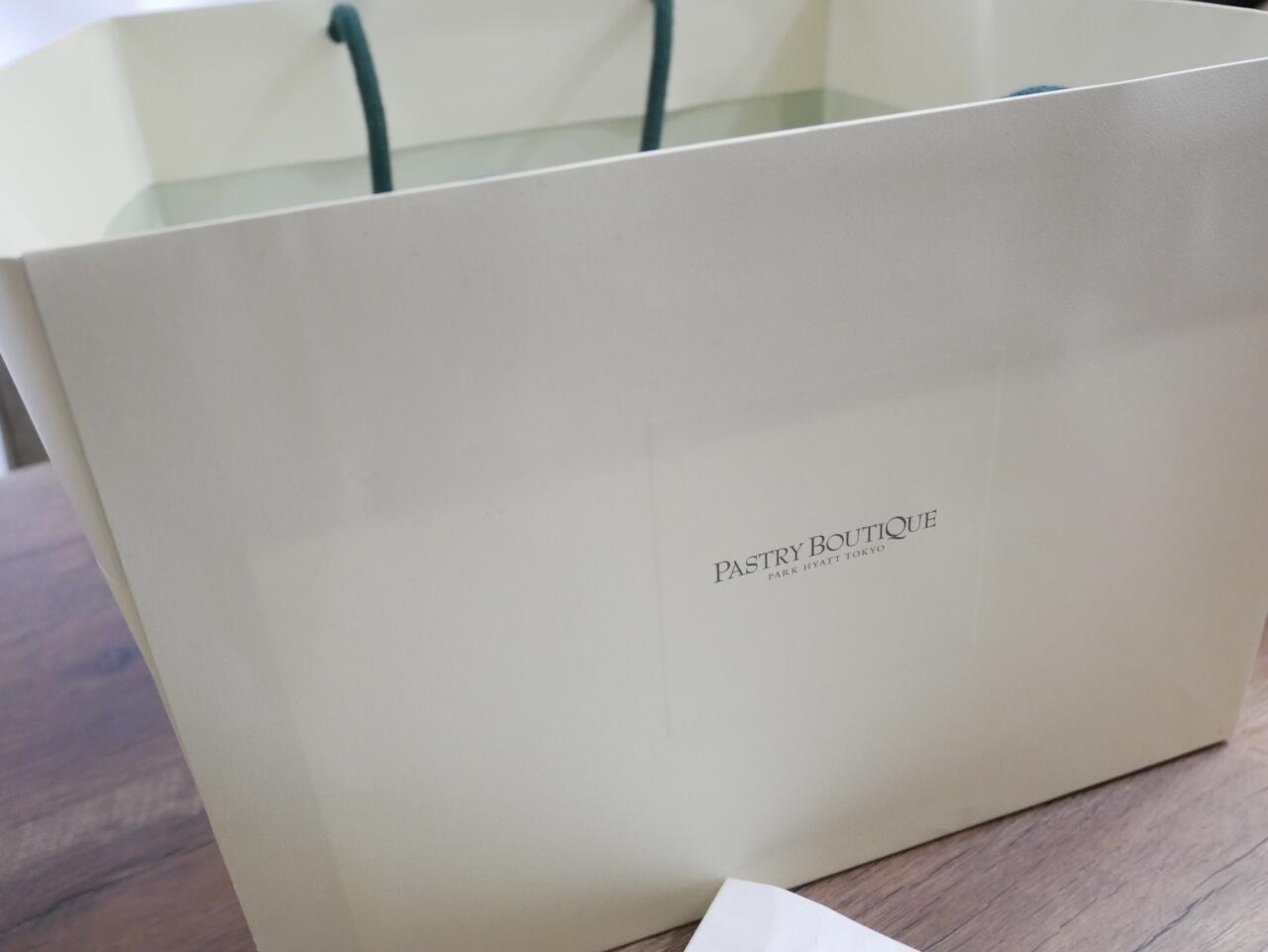 パークハイアット東京】500円で買える絶品バゲットも！ リニューアル後