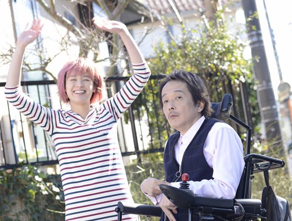 (C)2017「パーフェクト・レボリューション」製作委員会