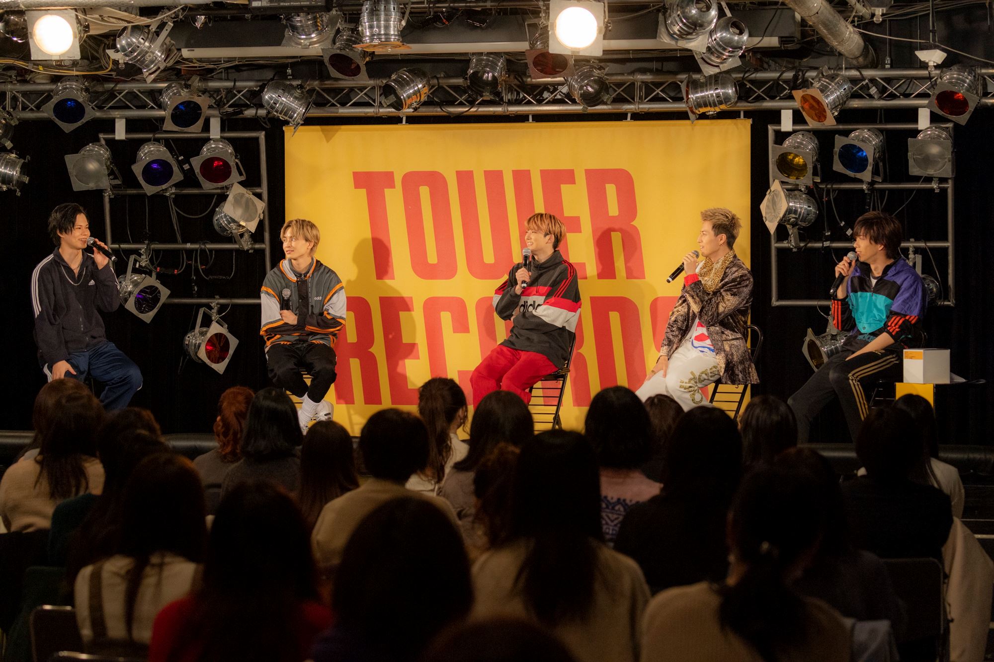 タワーレコード渋谷店で行われた超特急トークイベントより 写真：米山三郎