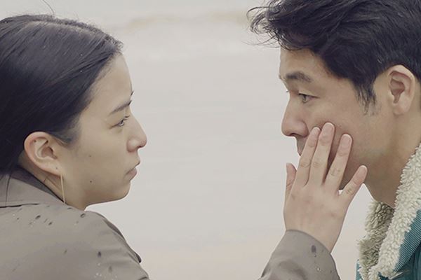 (C)映画『ふたつのシルエット』（2019）