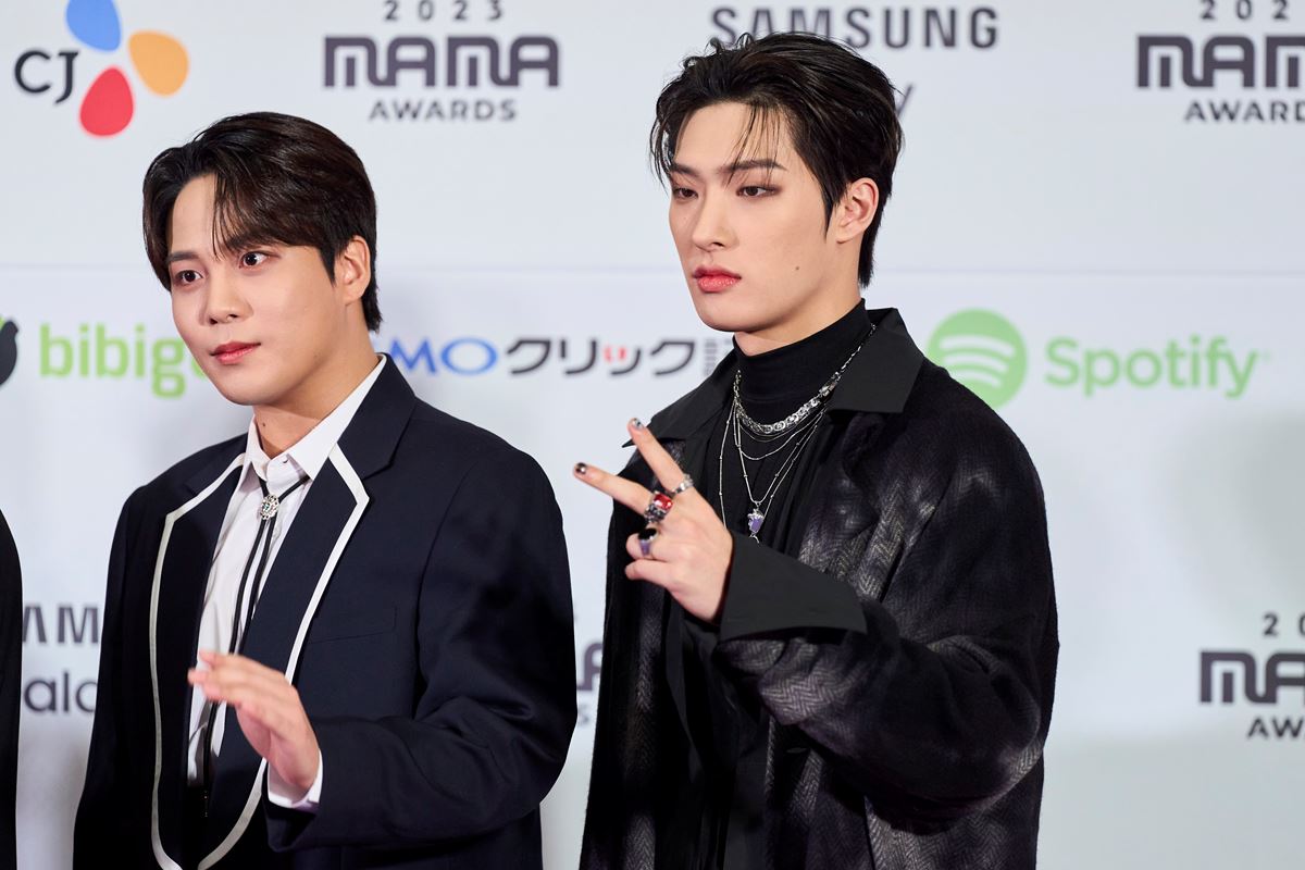 11月28・29日に東京・東京ドームで開催された「2023 MAMA AWARDS」のレッドカーペットDAY2に登場したATEEZ 撮影：伊藤 由圭 (C) CJ ENM Co., All Rights Reserved