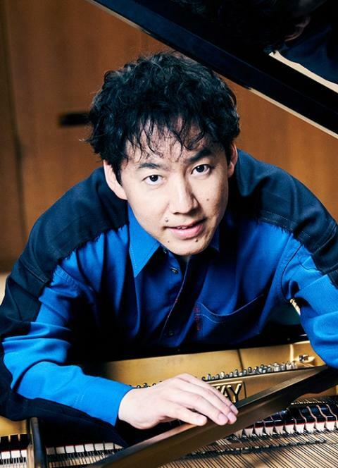 塩谷 哲（ピアノ・音楽監督）