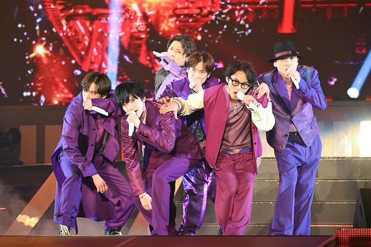 これが今のKis-My-Ft2」6人体制の全力を尽くしたアリーナツアー、最後にファンからサプライズ - ぴあ音楽