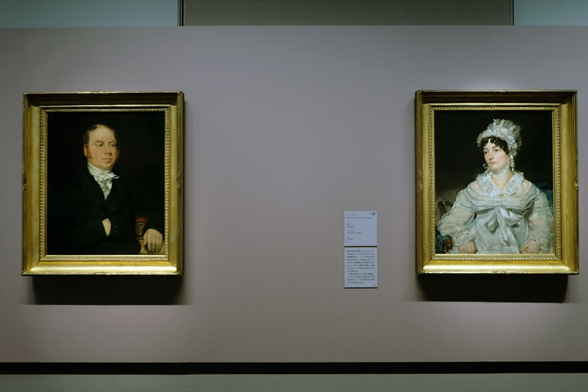 左：ジョン・コンスタブル《ジェイムズ・アンドリュー卿》1818年　右：ジョン・コンスタブル《ジェイムズ・アンドリュー夫人》1818年