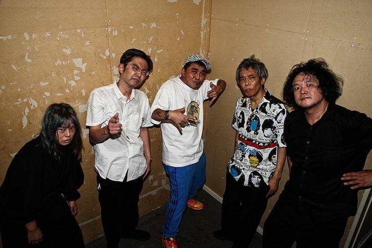石野卓球とZAZEN BOYSのツーマンライブ、約1年半の延期を経て 石野卓球とZAZEN BOYSのツーマンライブ、約1年半の延期を経て